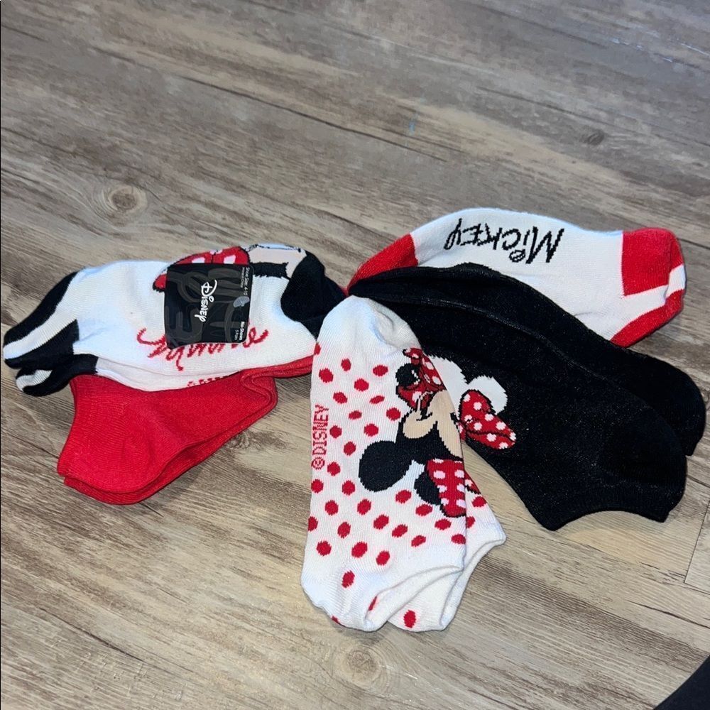 Disney Minnie Mouse Red and Black Sock Set